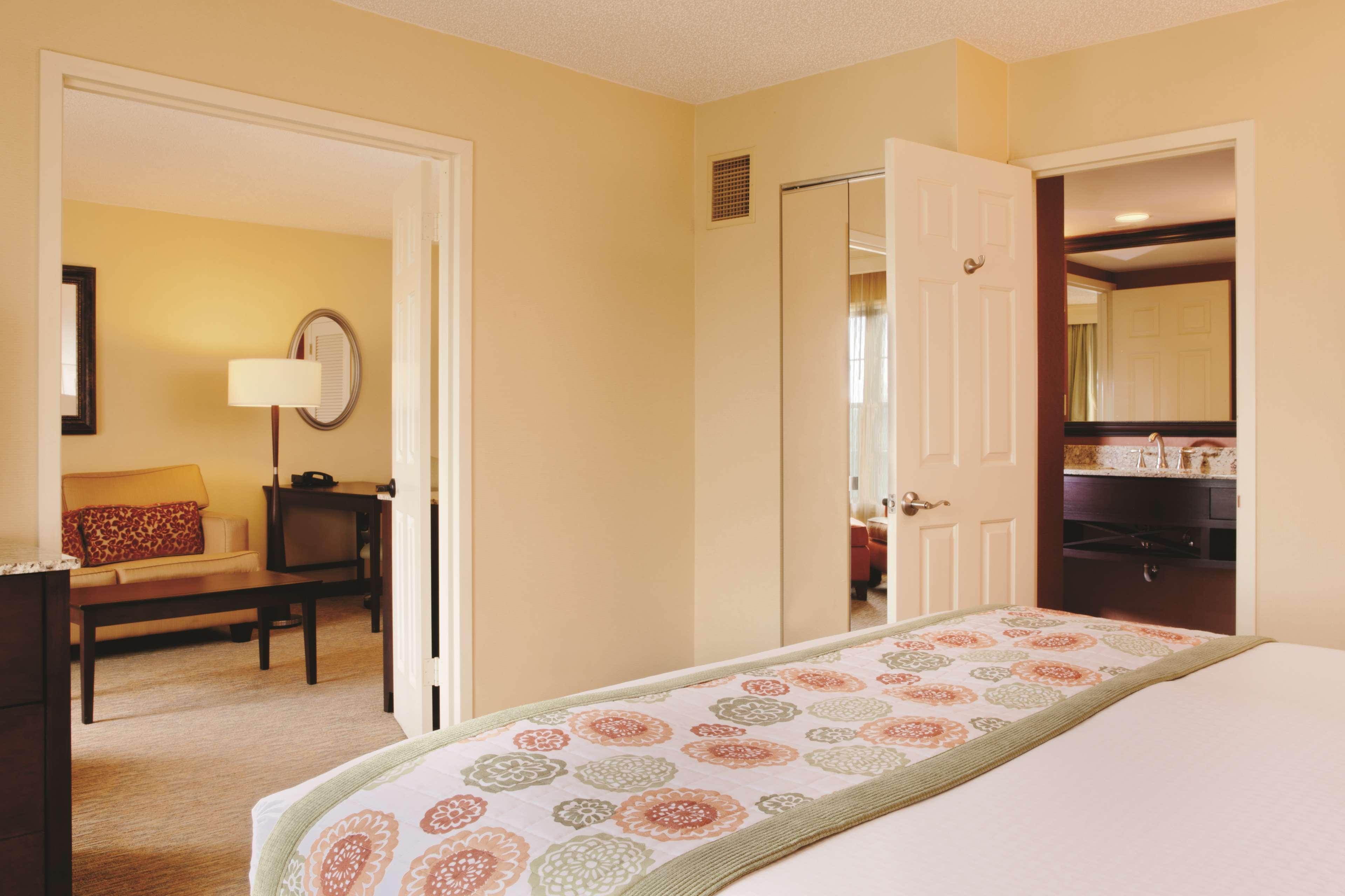 Doubletree Suites By Hilton At The Battery Atlanta Smyrna Kültér fotó