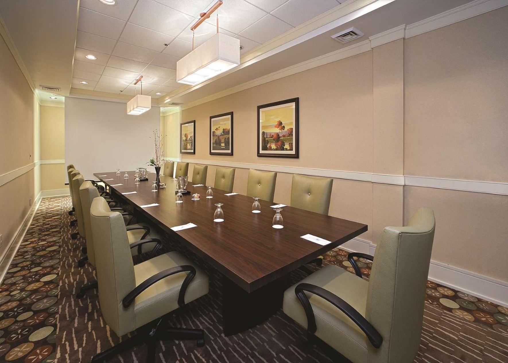 Doubletree Suites By Hilton At The Battery Atlanta Smyrna Kültér fotó