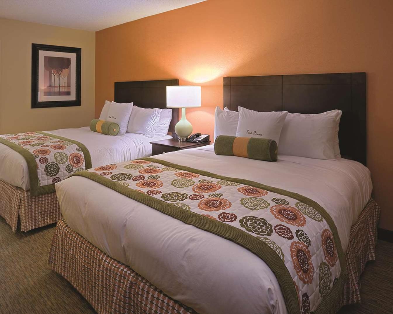 Doubletree Suites By Hilton At The Battery Atlanta Smyrna Kültér fotó