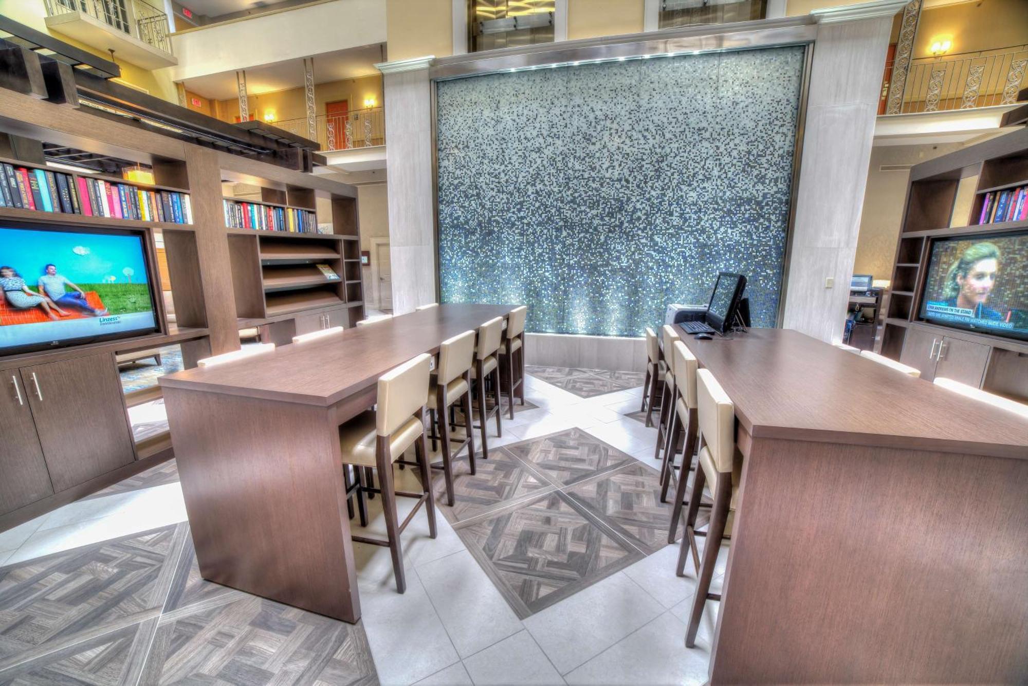 Doubletree Suites By Hilton At The Battery Atlanta Smyrna Kültér fotó