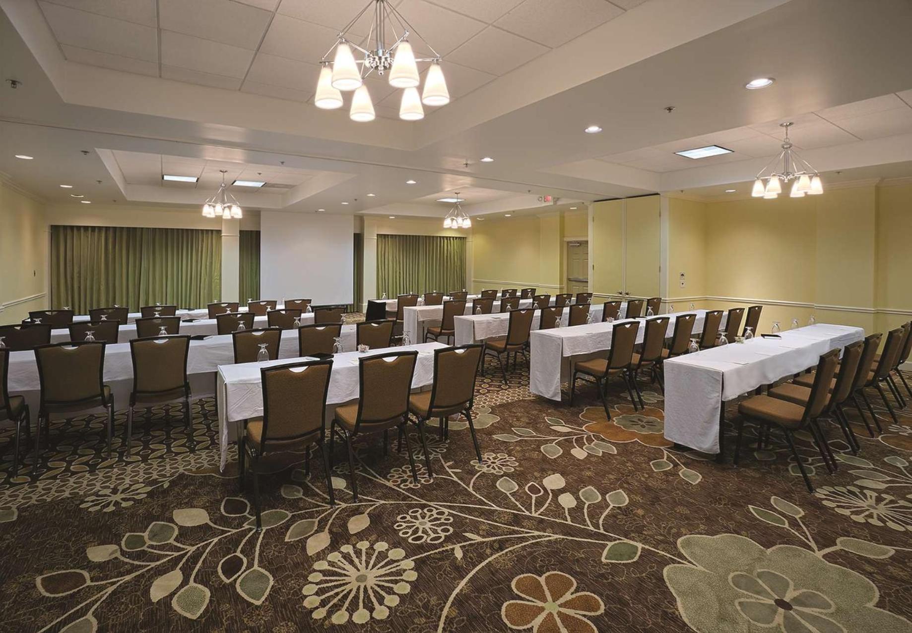 Doubletree Suites By Hilton At The Battery Atlanta Smyrna Kültér fotó