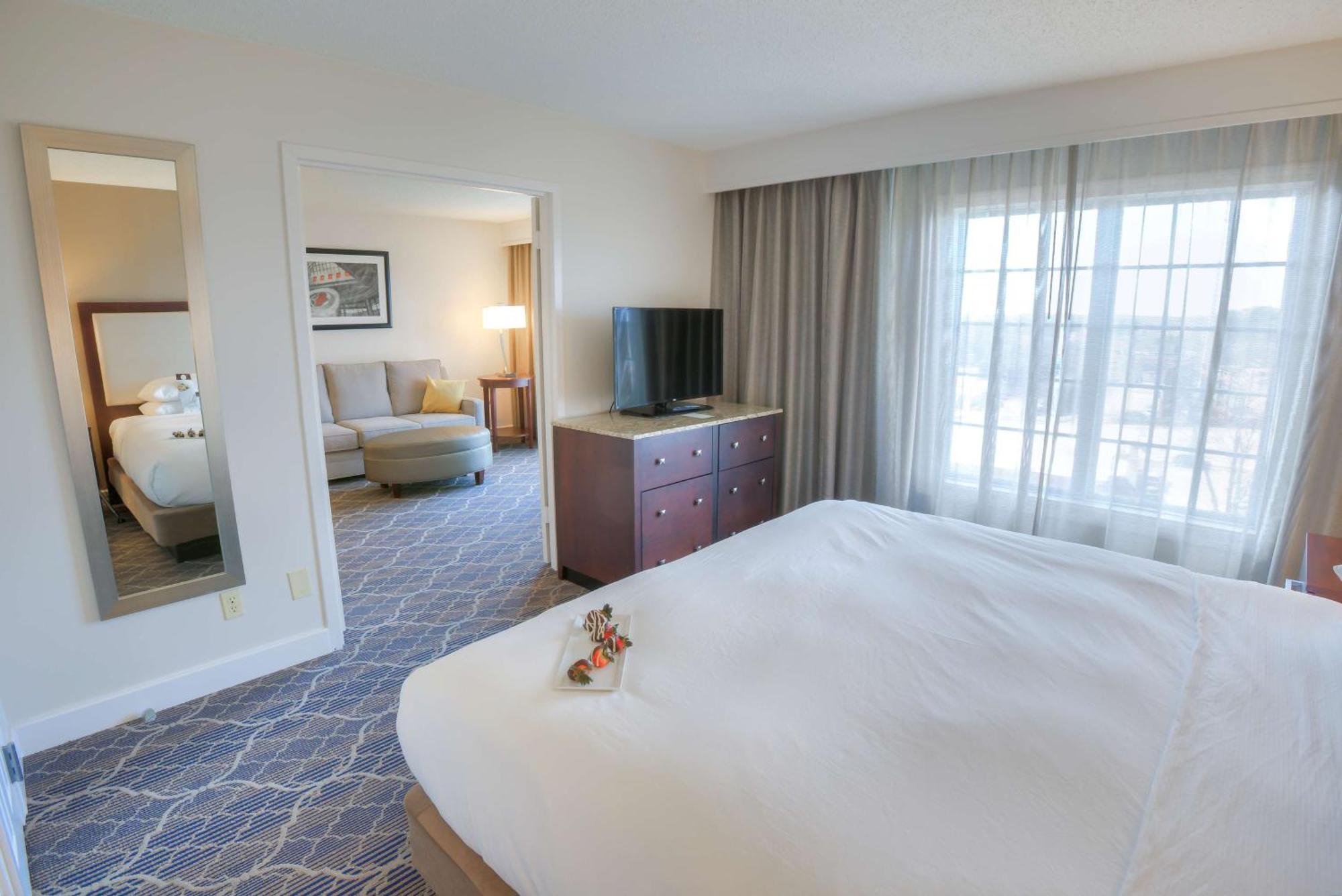 Doubletree Suites By Hilton At The Battery Atlanta Smyrna Kültér fotó
