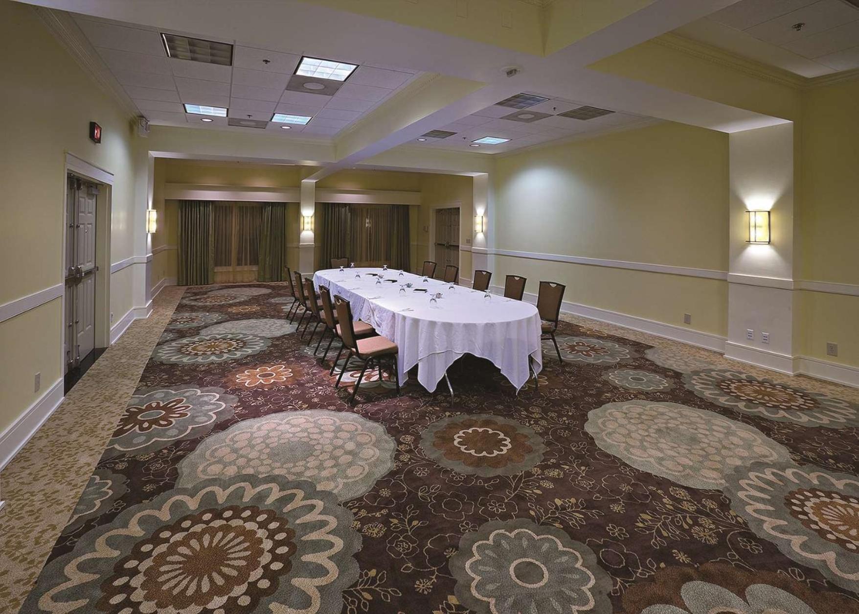 Doubletree Suites By Hilton At The Battery Atlanta Smyrna Kültér fotó