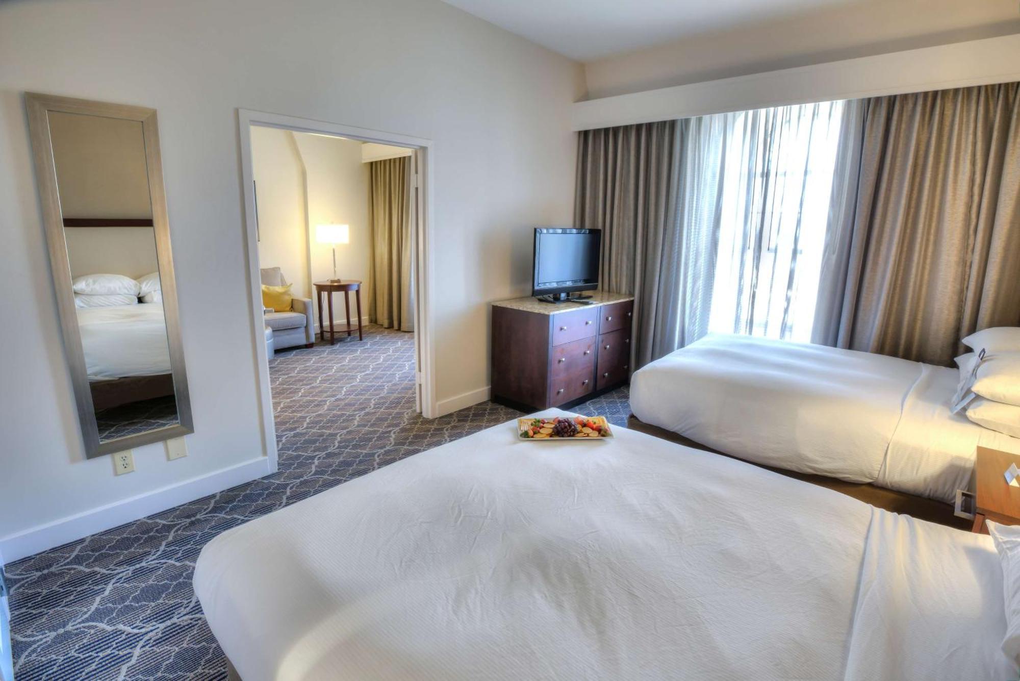 Doubletree Suites By Hilton At The Battery Atlanta Smyrna Kültér fotó