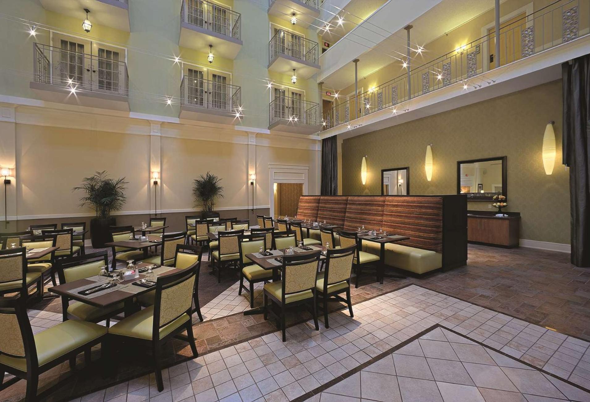 Doubletree Suites By Hilton At The Battery Atlanta Smyrna Kültér fotó