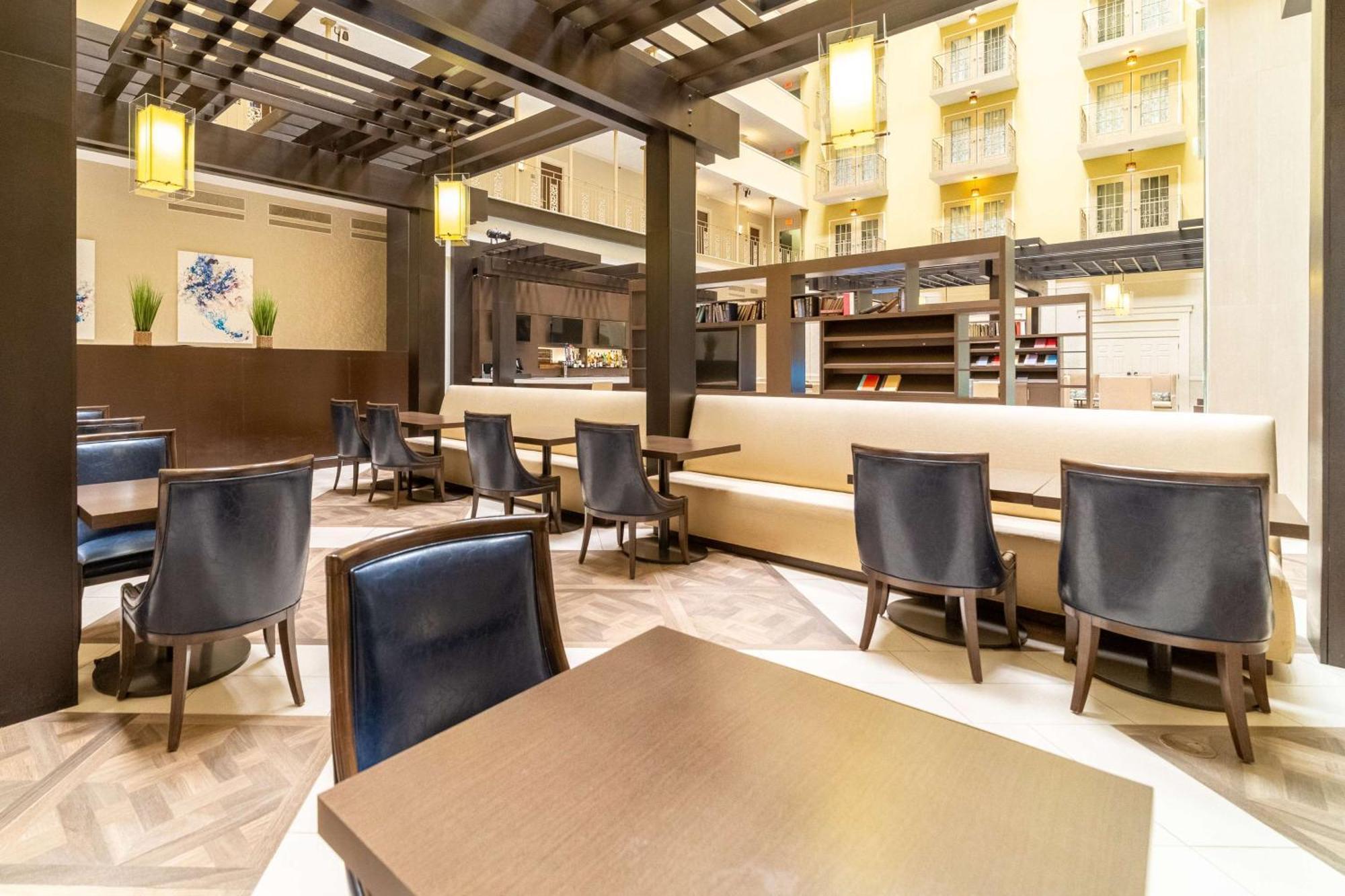 Doubletree Suites By Hilton At The Battery Atlanta Smyrna Kültér fotó